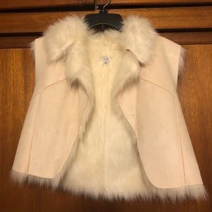 Cache Fauxfur Vest